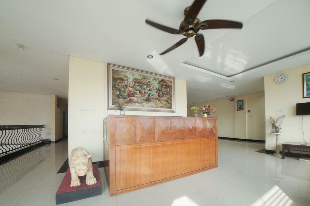 Reddoorz Plus Near Green Pramuka Square Mall Джакарта Экстерьер фото